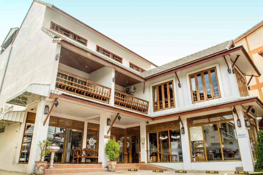 The Indigo House Phrae Hotel Bagian luar foto