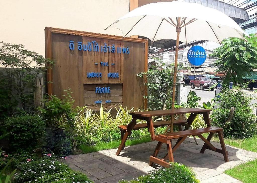 The Indigo House Phrae Hotel Bagian luar foto