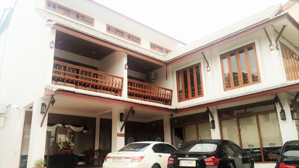 The Indigo House Phrae Hotel Bagian luar foto