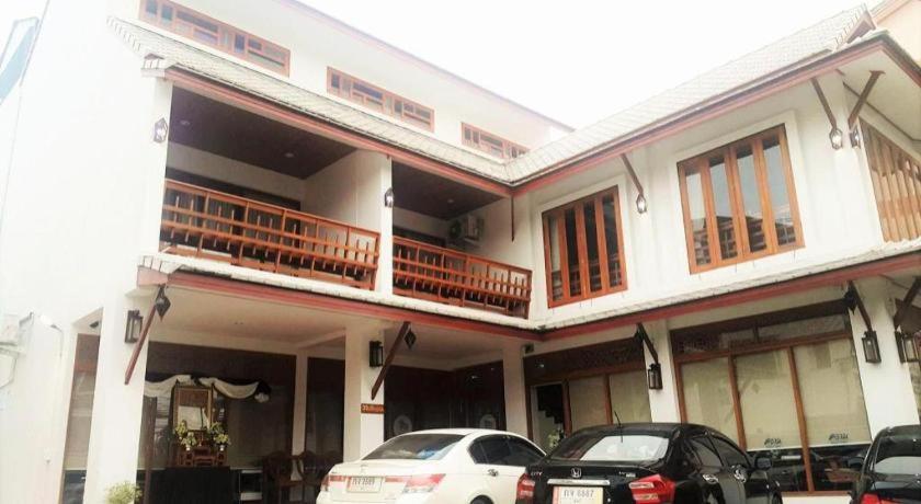 The Indigo House Phrae Hotel Bagian luar foto